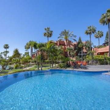 Duplex penthouse with timeless Andalusian architecture within the beachfront enclave of Torre Bermeja, Estepona Picture 96
