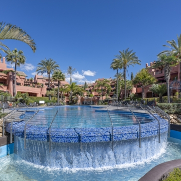 Duplex penthouse with timeless Andalusian architecture within the beachfront enclave of Torre Bermeja, Estepona Picture 98