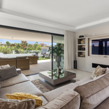 Luxury 3-Bedroom Garden Apartment with Expansive Terraces & Open Views in El Campanario Hills, Estepona Picture 1