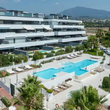 Luxury 3-Bedroom Garden Apartment with Expansive Terraces & Open Views in El Campanario Hills, Estepona Picture 28
