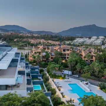 Luxury 3-Bedroom Garden Apartment with Expansive Terraces & Open Views in El Campanario Hills, Estepona Picture 17