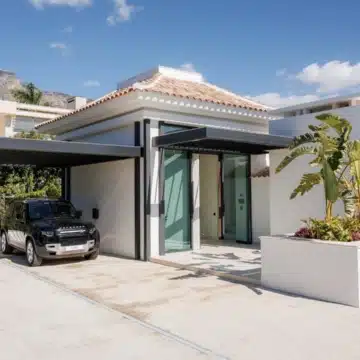 Four Villas – Five bedroom detached Villa with mountain views in Marbella Golden Mile Picture 9