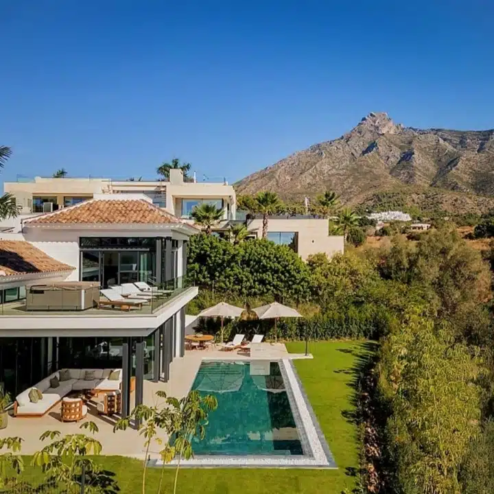 Four Villas – Luxury five bedroom Villa in Marbella Golden Mile Picture