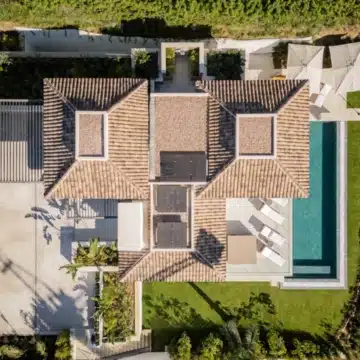 Four Villas – Five bedroom detached Villa with mountain views in Marbella Golden Mile Picture 20