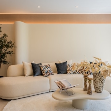 Newly renovated 3-bedroom apartment in an exclusive beachfront community of New Golden Mile, Estepona Picture 16