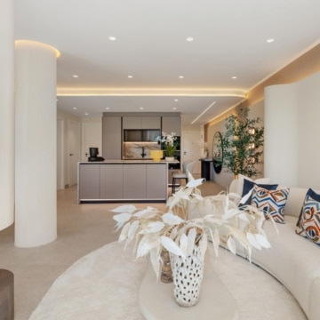 Newly renovated 3-bedroom apartment in an exclusive beachfront community of New Golden Mile, Estepona Picture 18
