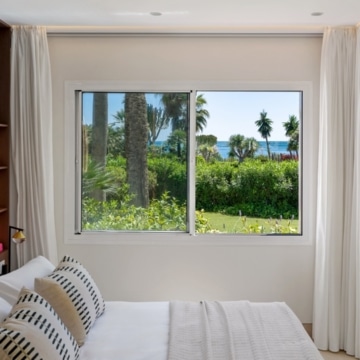 Newly renovated 3-bedroom apartment in an exclusive beachfront community of New Golden Mile, Estepona Picture 19