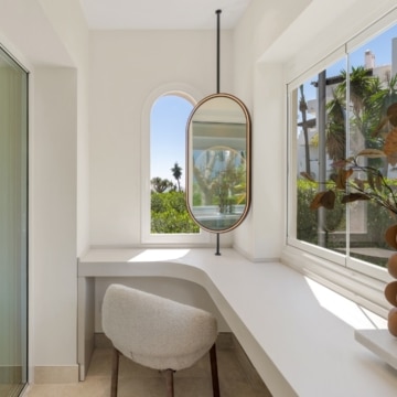 Newly renovated 3-bedroom apartment in an exclusive beachfront community of New Golden Mile, Estepona Picture 20