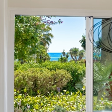 Newly renovated 3-bedroom apartment in an exclusive beachfront community of New Golden Mile, Estepona Picture 11