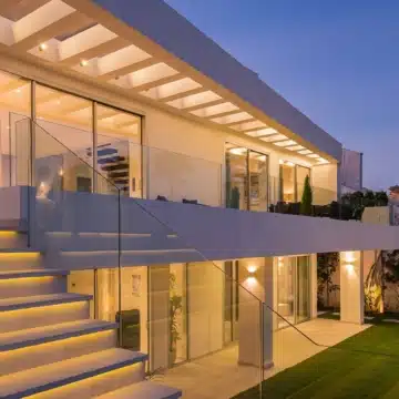 Frontline beach villa positioned on the shoreline of La Cala de Mijas, Mijas Costa Picture 3