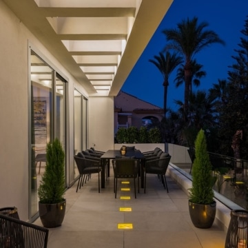 Frontline beach villa positioned on the shoreline of La Cala de Mijas, Mijas Costa Picture 33