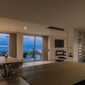 Frontline beach villa positioned on the shoreline of La Cala de Mijas, Mijas Costa Picture 18