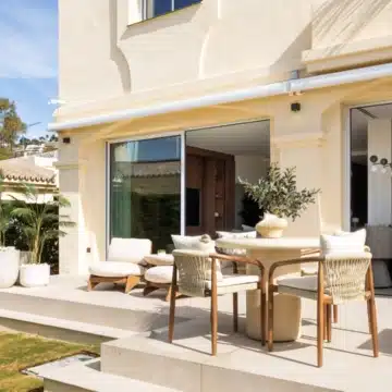 Exceptional four-bedroom townhouse nestled in the prestigious enclave of El Herrojo, Benahavís Picture 8