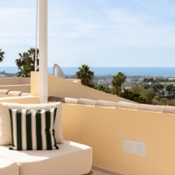 Exceptional four-bedroom townhouse nestled in the prestigious enclave of El Herrojo, Benahavís Picture 33