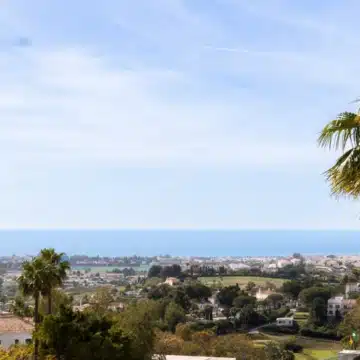 Exceptional four-bedroom townhouse nestled in the prestigious enclave of El Herrojo, Benahavís Picture 34