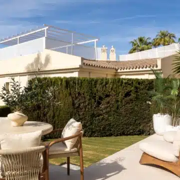 Exceptional four-bedroom townhouse nestled in the prestigious enclave of El Herrojo, Benahavís Picture 9