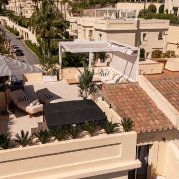 Exceptional four-bedroom townhouse nestled in the prestigious enclave of El Herrojo, Benahavís Picture 42