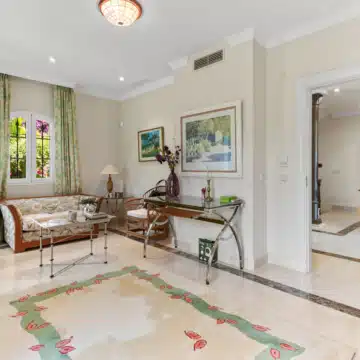 Villa Almar, Timeless Classic Living in Bahía de Marbella Picture 24
