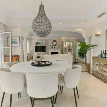 Villa Almar, Timeless Classic Living in Bahía de Marbella Picture 15