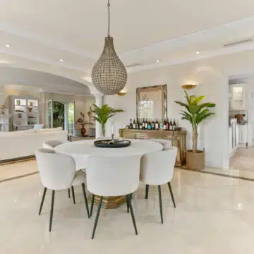 Villa Almar, Timeless Classic Living in Bahía de Marbella Picture 17
