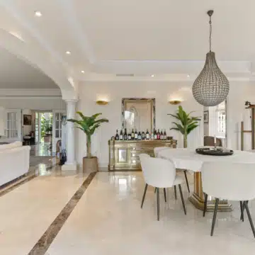 Villa Almar, Timeless Classic Living in Bahía de Marbella Picture 16