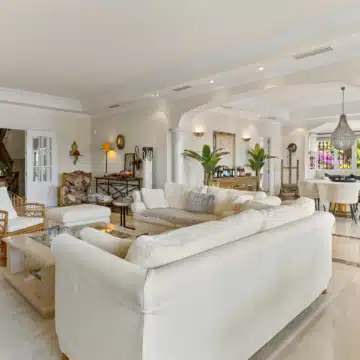 Villa Almar, Timeless Classic Living in Bahía de Marbella Picture 14