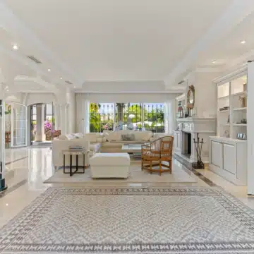 Villa Almar, Timeless Classic Living in Bahía de Marbella Picture 12