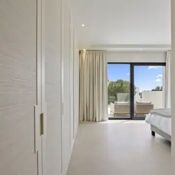 Newly built exceptional Mediterranean villa in La Alqueria, Benahavis Picture 35