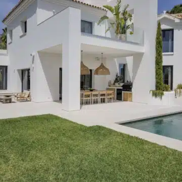 Newly built exceptional Mediterranean villa in La Alqueria, Benahavis Picture 47