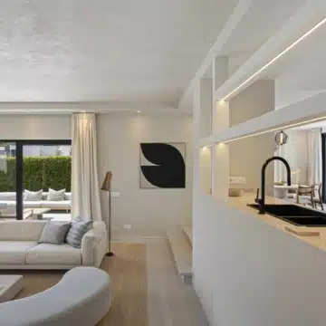Newly built exceptional Mediterranean villa in La Alqueria, Benahavis Picture 52