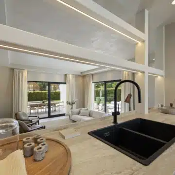 Newly built exceptional Mediterranean villa in La Alqueria, Benahavis Picture 58