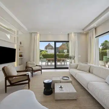 Newly built exceptional Mediterranean villa in La Alqueria, Benahavis Picture 24