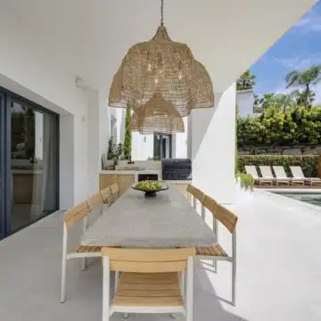Newly built exceptional Mediterranean villa in La Alqueria, Benahavis Picture 25