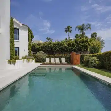 Newly built exceptional Mediterranean villa in La Alqueria, Benahavis Picture 3