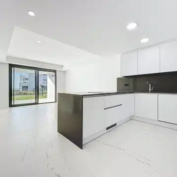 Brand new groundfloor apartment in the sought-after Camarate Golf area of Casares Picture 0
