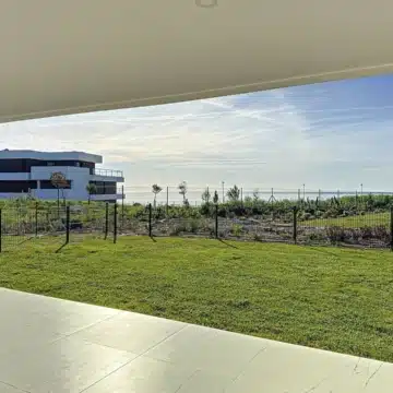 Brand new groundfloor apartment in the sought-after Camarate Golf area of Casares Picture 1