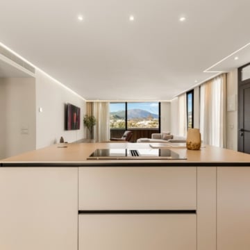 Luxury apartment with Sea and Mountain Views in Jardines de Andalucia, Nueva Andalucia Picture 17