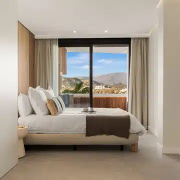 Luxury apartment with Sea and Mountain Views in Jardines de Andalucia, Nueva Andalucia Picture 1