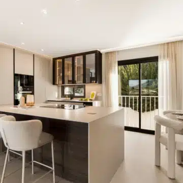 Luxury apartment with Sea and Mountain Views in Jardines de Andalucia, Nueva Andalucia Picture 3
