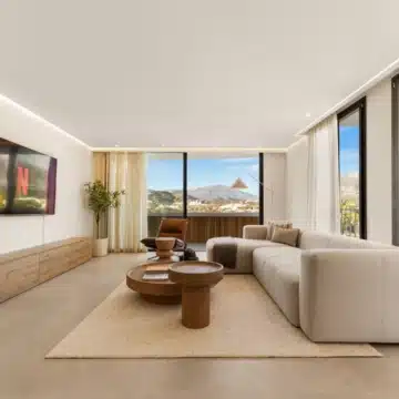 Luxury apartment with Sea and Mountain Views in Jardines de Andalucia, Nueva Andalucia Picture 5