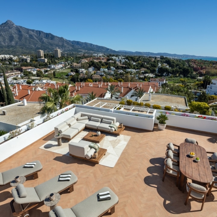 Luxury apartment with Sea and Mountain Views in Jardines de Andalucia, Nueva Andalucia Picture
