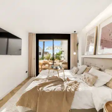 Fully renovated three bedroom apartment in the heart of Nueva Andalucía Picture 13