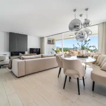 Impressive Duplex Penthouse with Incredible Views in Monte Paraíso, Marbella Golden Mile Picture 11