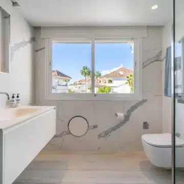 Impressive Duplex Penthouse with Incredible Views in Monte Paraíso, Marbella Golden Mile Picture 13