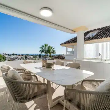 Impressive Duplex Penthouse with Incredible Views in Monte Paraíso, Marbella Golden Mile Picture 6