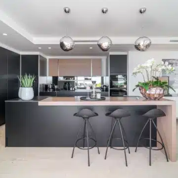 Impressive Duplex Penthouse with Incredible Views in Monte Paraíso, Marbella Golden Mile Picture 4