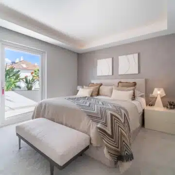 Impressive Duplex Penthouse with Incredible Views in Monte Paraíso, Marbella Golden Mile Picture 2
