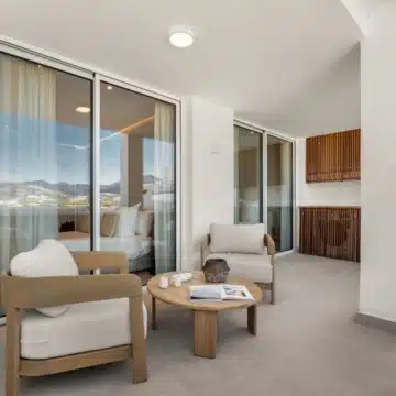 Stylishly renovated Penthouse with Sea and Mountain Views in Nueva Andalucia Picture 0