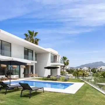 Modern contemporary villa located in the sought-after residential area of La Alqueria, Benahavis Picture 25