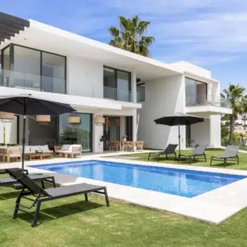 Modern contemporary villa located in the sought-after residential area of La Alqueria, Benahavis Picture 53